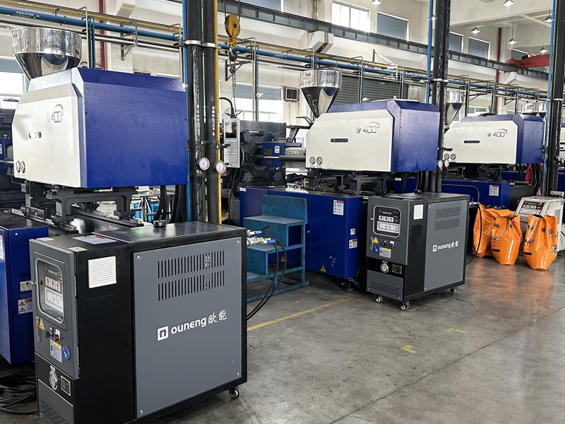 模溫機(jī)工作時(shí)油箱噴油什么問題？